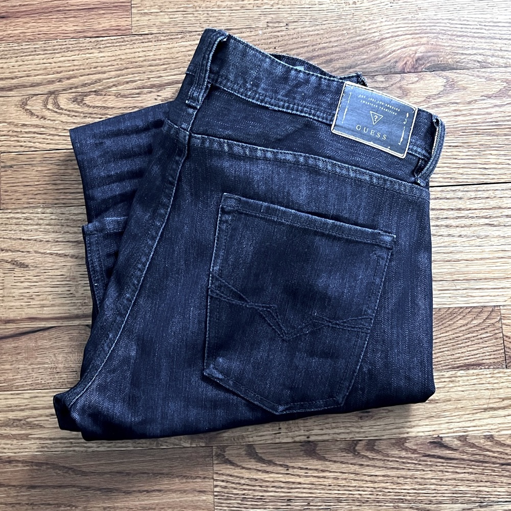 Dark Wash Guess Regular Straight Men’s Jeans size 33x32 EUC